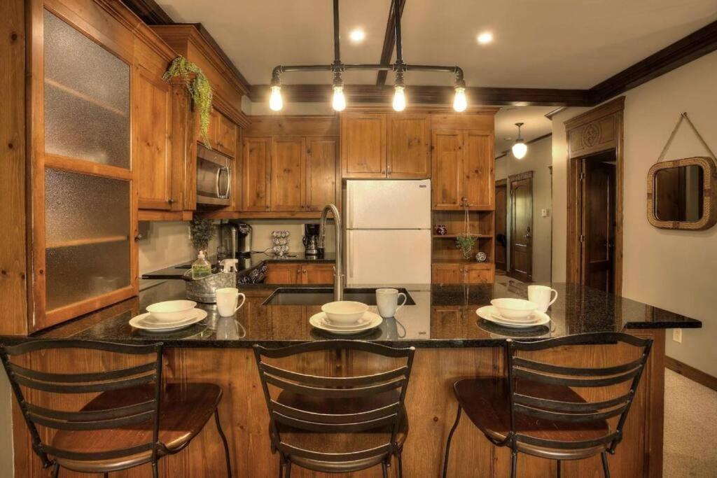 Les Manoirs Wpool & Hot Tub Near Village 110-7 Mont-Tremblant Buitenkant foto