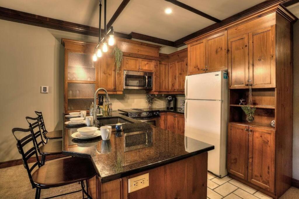 Les Manoirs Wpool & Hot Tub Near Village 110-7 Mont-Tremblant Buitenkant foto